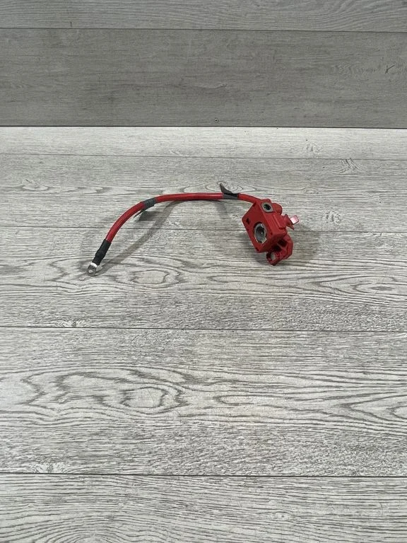 Przewód plusowy (akumulatora) – BMW Seria 3 E90 E91 (2005-2012)