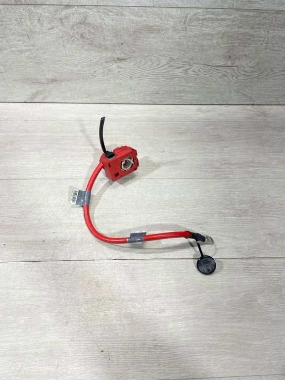 Przewód plusowy (akumulatora) – BMW Seria 3 E90 E91 (2005-2012)