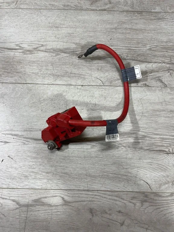 Przewód plusowy (akumulatora) – BMW Seria 3 E90 E91 (2005-2012)