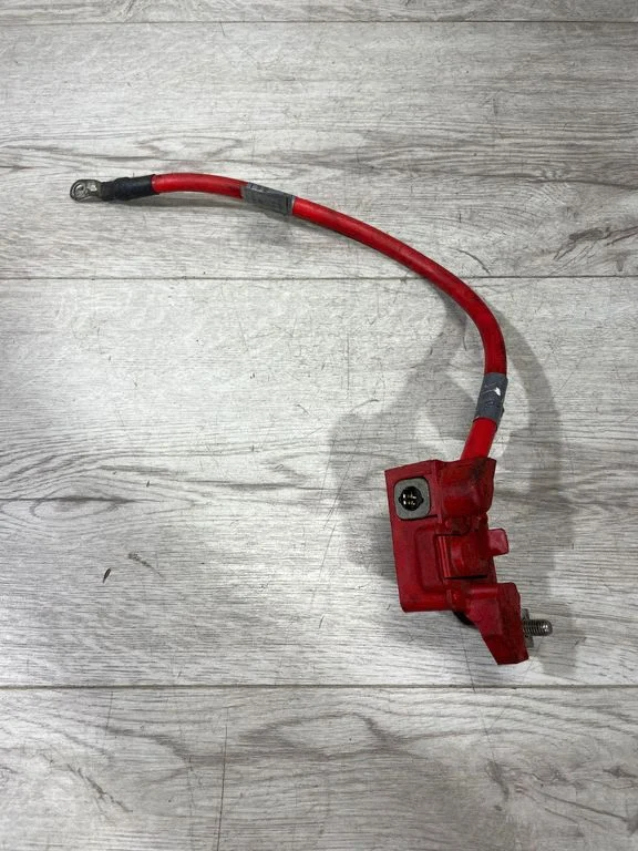 Przewód plusowy (akumulatora) – BMW Seria 3 E90 E91 (2005-2012)