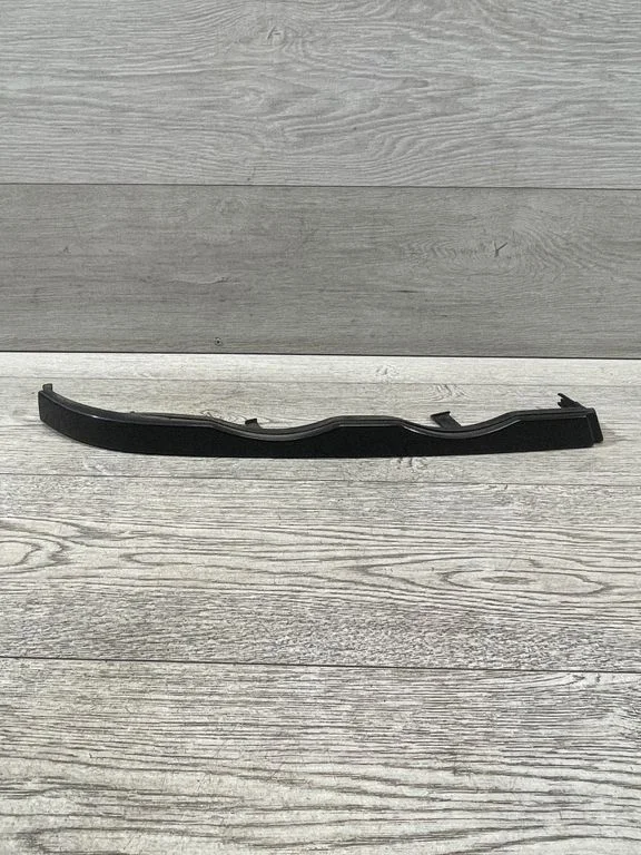 Under headlight/headlamp trim – BMW 3 Series E46 (1998-2005)