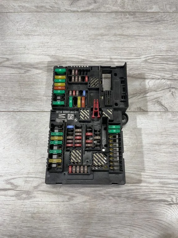 Fuse box set 9393144 – BMW 7 Series G11 G12 (2015-2022)