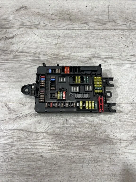 Drošinātāju kārba (komplekts) 9337880