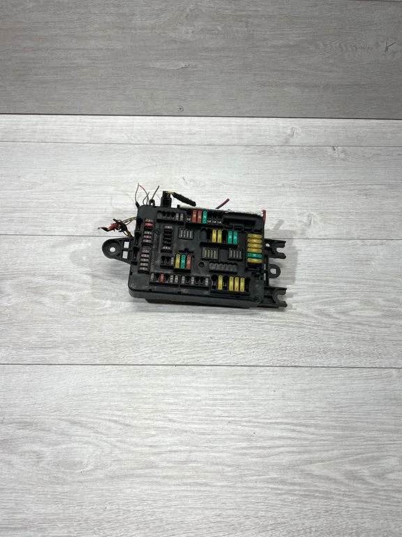 Kaitsmeplokk – BMW 3-seeria F30 F35 F31 (2012-2018)