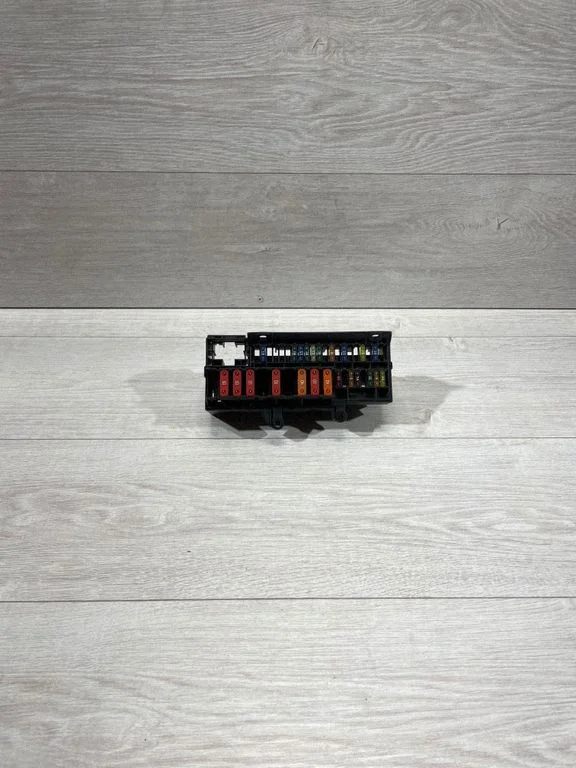 Fuse module 18560 – BMW 7 Series E65 E66 (2001-2008)
