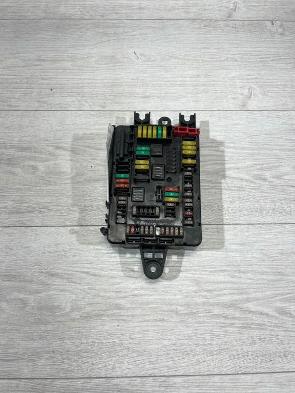 Kaitsmeplokk – BMW 3-seeria F30 F35 F31 (2012-2018)