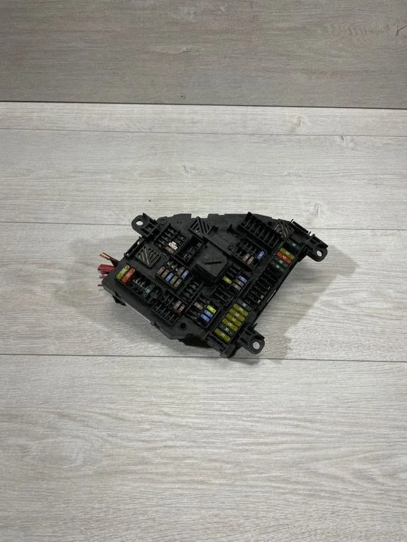 Moduł bezpieczników 9210860