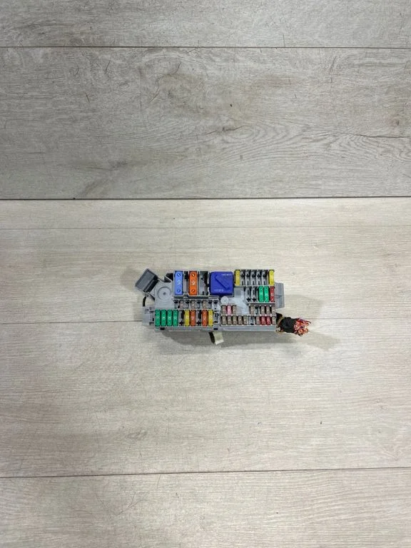 Moduł bezpieczników 6807487
