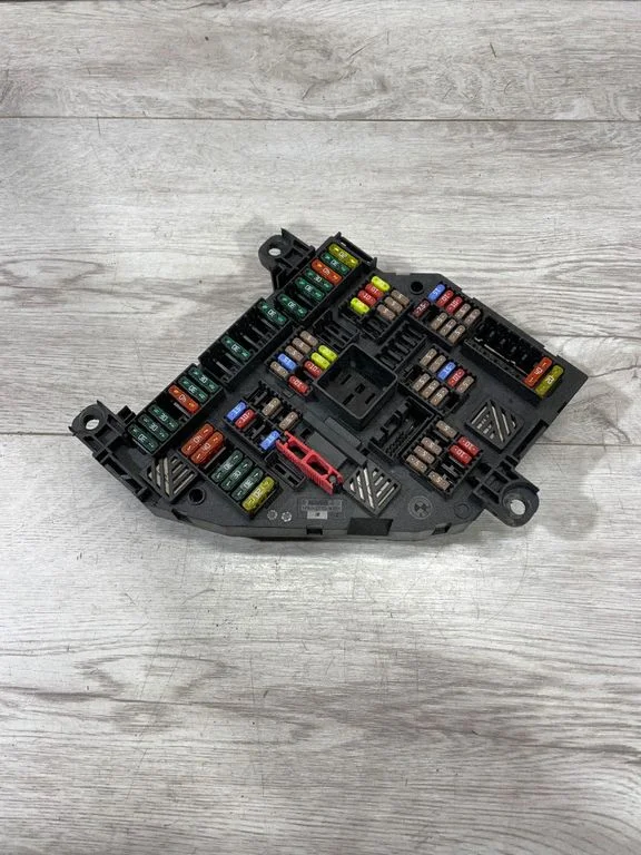 Fuse module 9252812 – BMW 7 Series F01 F02 F03 F04 (2008-2016)