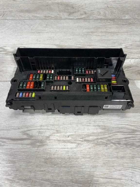 Fuse module 9252816 – BMW 7 Series F01 F02 F03 F04 (2008-2016)