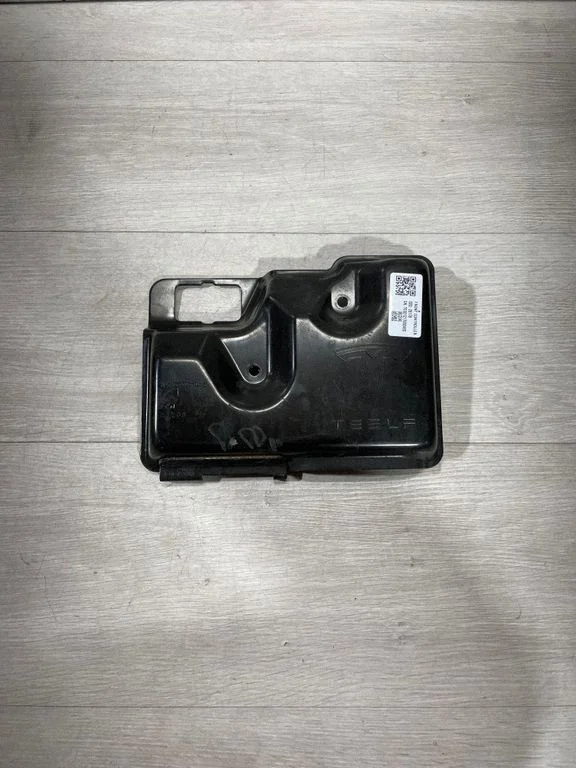 Other interior part 156930300a – Tesla Model 3 (2017-)