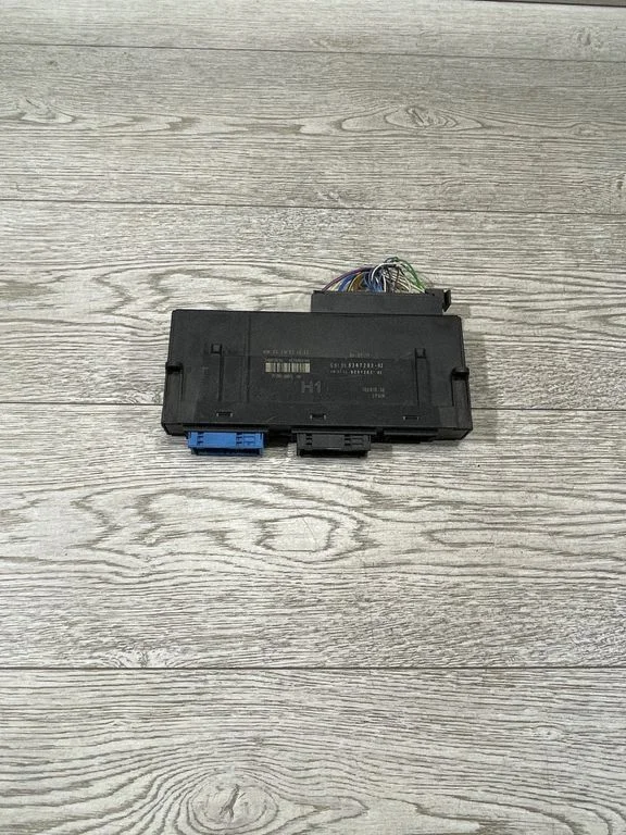 Comfort/convenience module – BMW 3 Series E90 E91 (2005-2012)