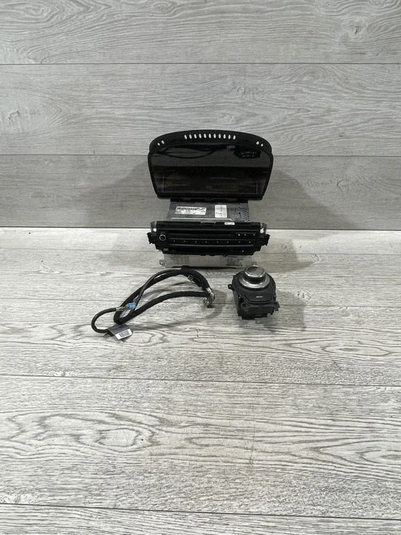 Radio/CD/DVD atskaņotājs/navigācija – BMW 3. sērija E90 E91 (2005-2012)