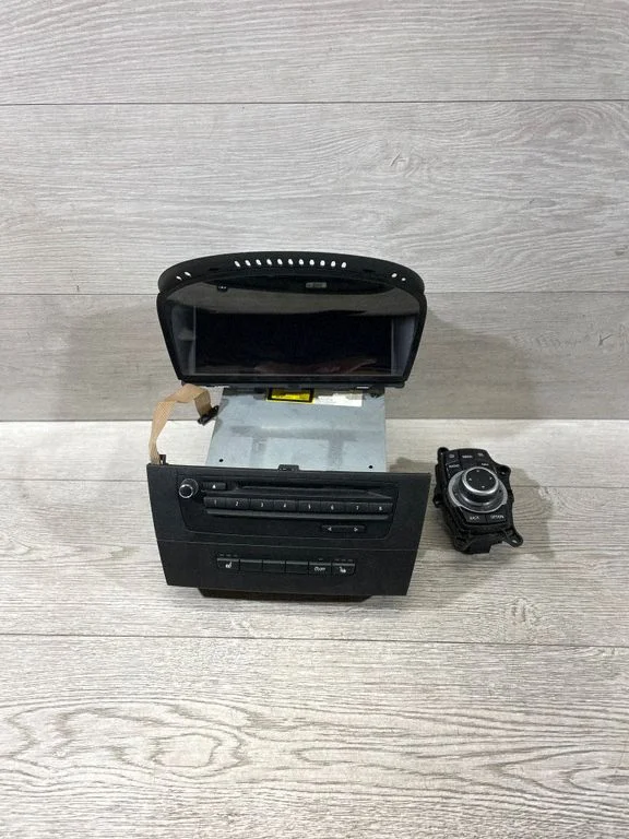 Radio/CD/DVD atskaņotājs/navigācija – BMW 3. sērija E90 E91 (2005-2012)