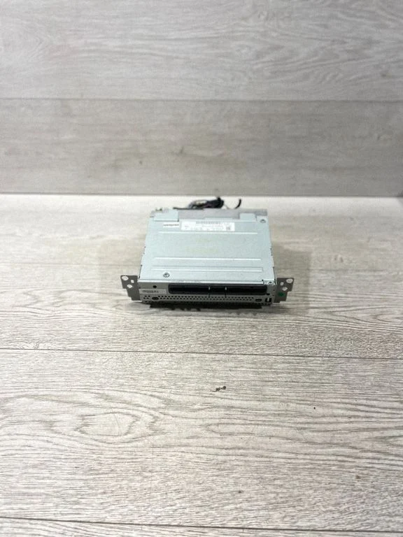 Radio/CD/DVD atskaņotājs/navigācija – BMW 1. sērija F20 F21 (2011-2019)