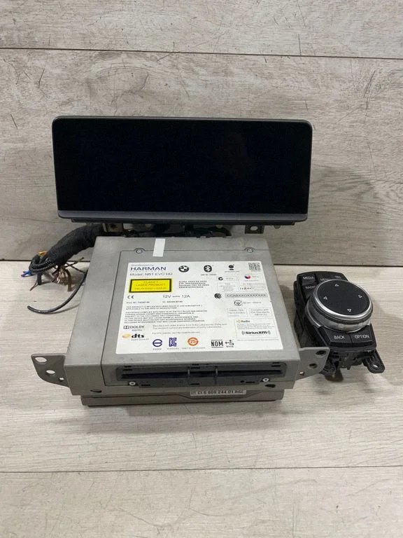 Radio/CD/DVD atskaņotājs/navigācija – BMW 3. sērija F30 F35 F31 (2012-2018)