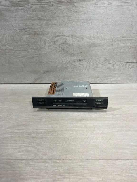 Radio/CD/DVD atskaņotājs/navigācija – BMW 5. sērija E39 (1996-2003)
