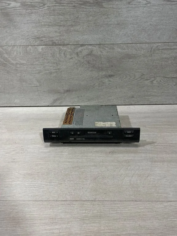 Radio/CD/DVD atskaņotājs/navigācija – BMW 5. sērija E39 (1996-2003)