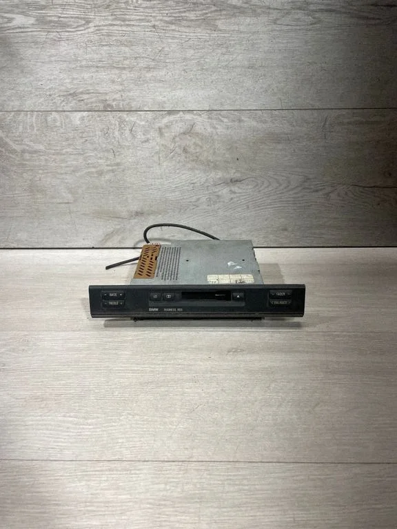 Radio/CD/DVD atskaņotājs/navigācija – BMW 5. sērija E39 (1996-2003)