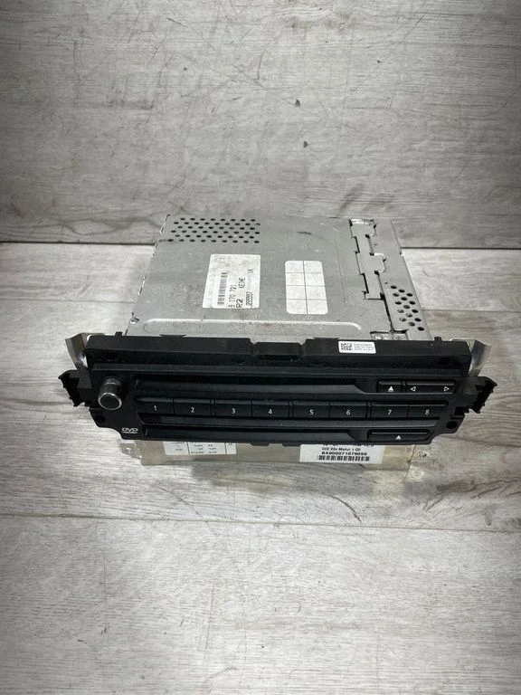 Radio/CD/DVD atskaņotājs/navigācija – BMW 3. sērija E92 E93 (2005-2014)