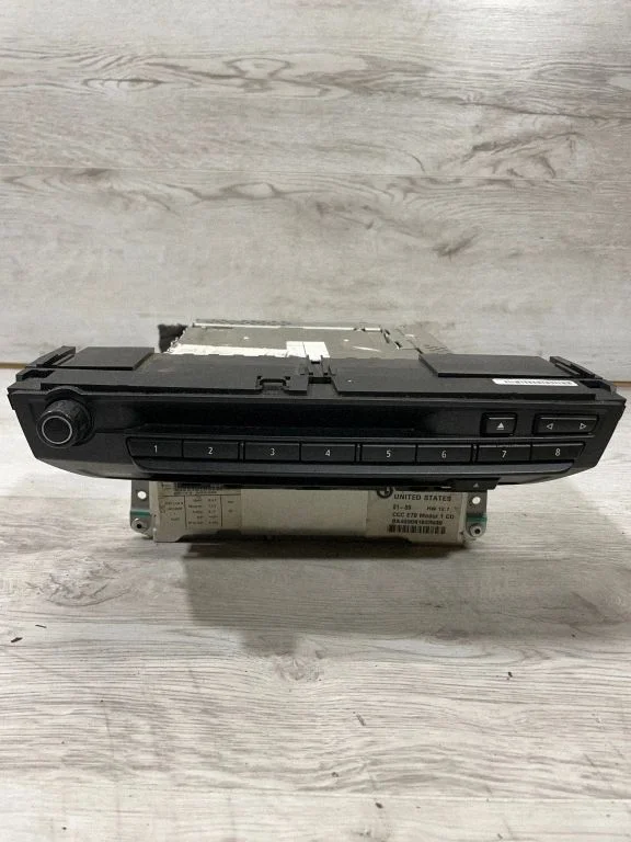 Radio/CD/DVD atskaņotājs/navigācija 9191568
