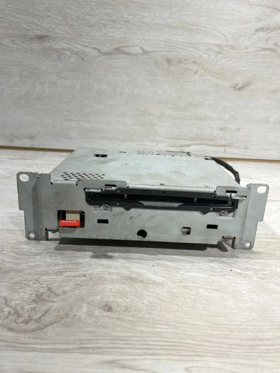 Radio/CD/DVD atskaņotājs/navigācija – BMW 5. sērija E60 E61 (2004-2010)