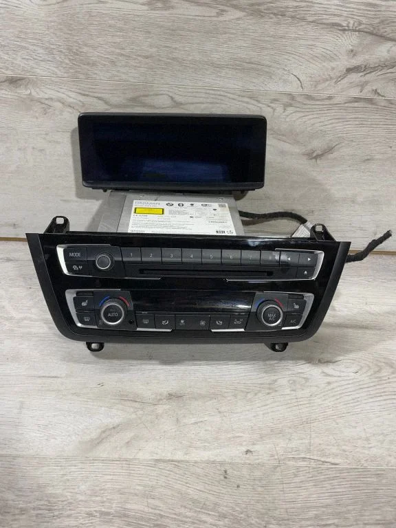 Radio/CD/DVD/GPS head unit – BMW 3 Series F30 F35 F31 (2012-2018)