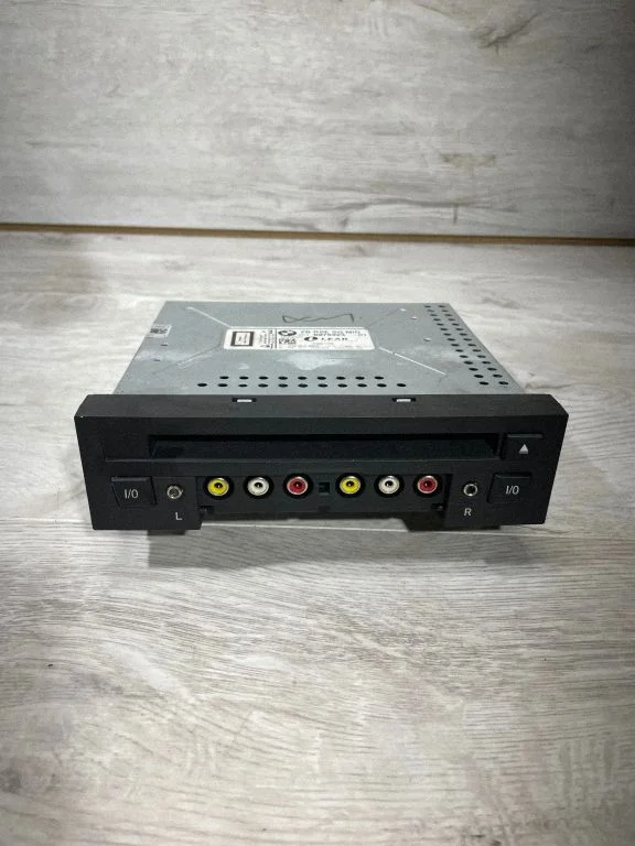 Radio/CD/DVD atskaņotājs/navigācija – BMW 5. sērija F10 F11 (2009-2016)
