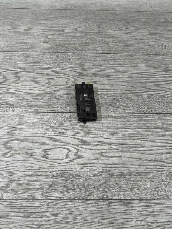 Aerial antenna amplifier – BMW 3 Series G20 G21 (2019-)
