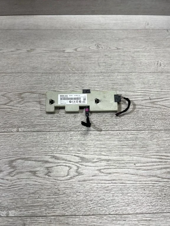 Antenas pastiprinātājs – BMW 3. sērija E90 E91 (2005-2012)