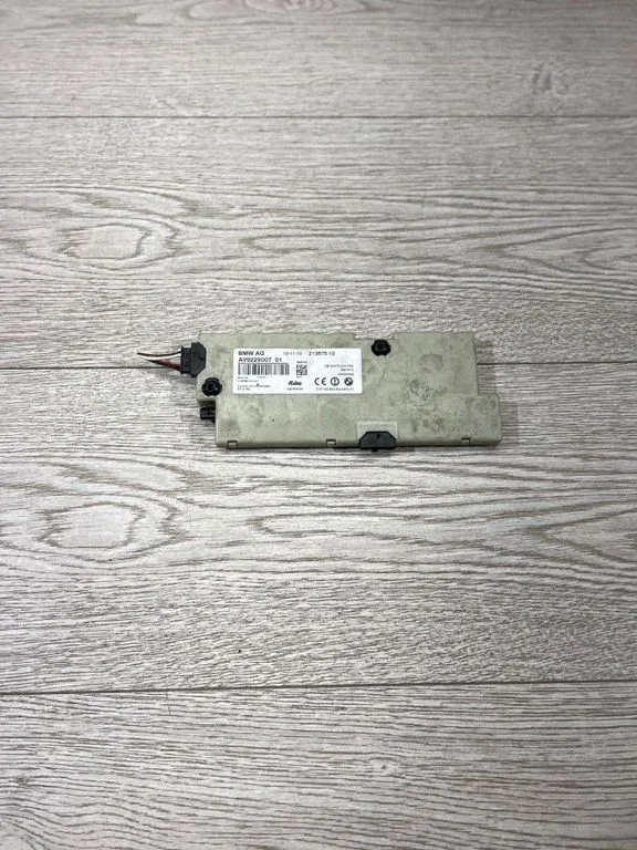 Aerial antenna amplifier – BMW 5 Series F10 F11 (2009-2016)