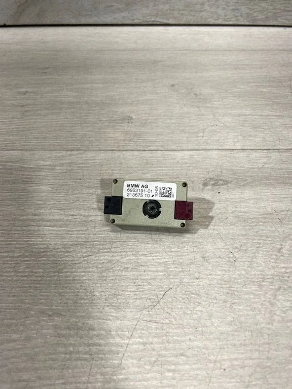 Aerial antenna amplifier – BMW 5 Series E60 E61 (2004-2010)