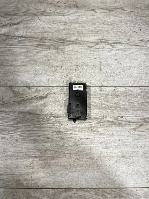 Wzmacniacz antenowy – BMW Seria 3 F30 F35 F31 (2012-2018)