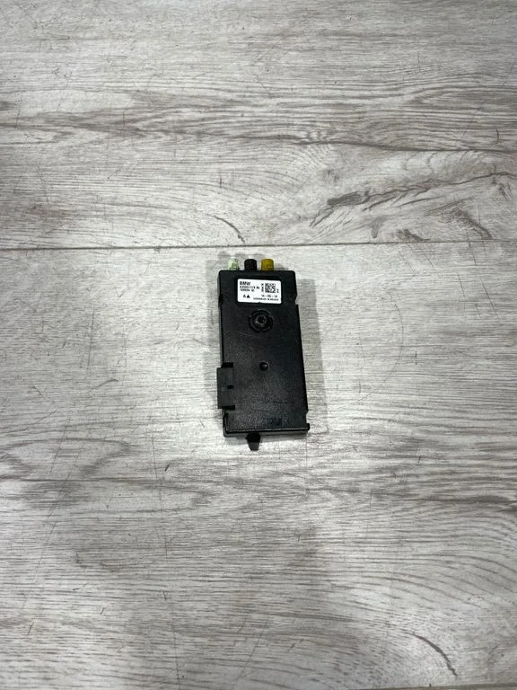 Wzmacniacz antenowy – BMW Seria 3 F30 F35 F31 (2012-2018)