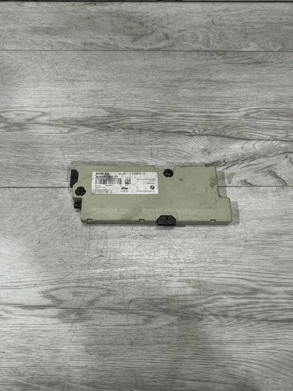 Aerial antenna amplifier – BMW 5 Series F10 F11 (2009-2016)
