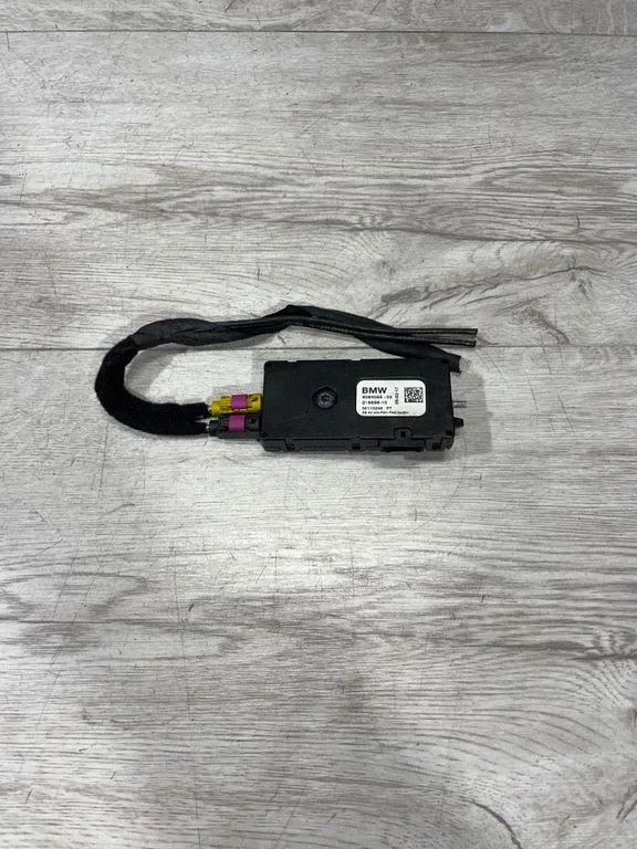Aerial antenna amplifier – BMW 5 Series G30 G31 G38 (2016-)