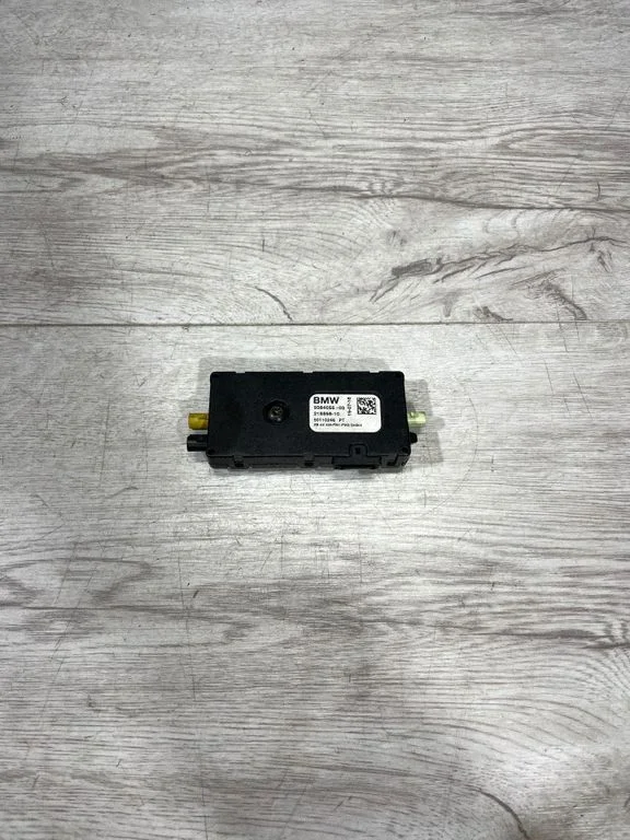 Aerial antenna amplifier – BMW 5 Series G30 G31 G38 (2016-)