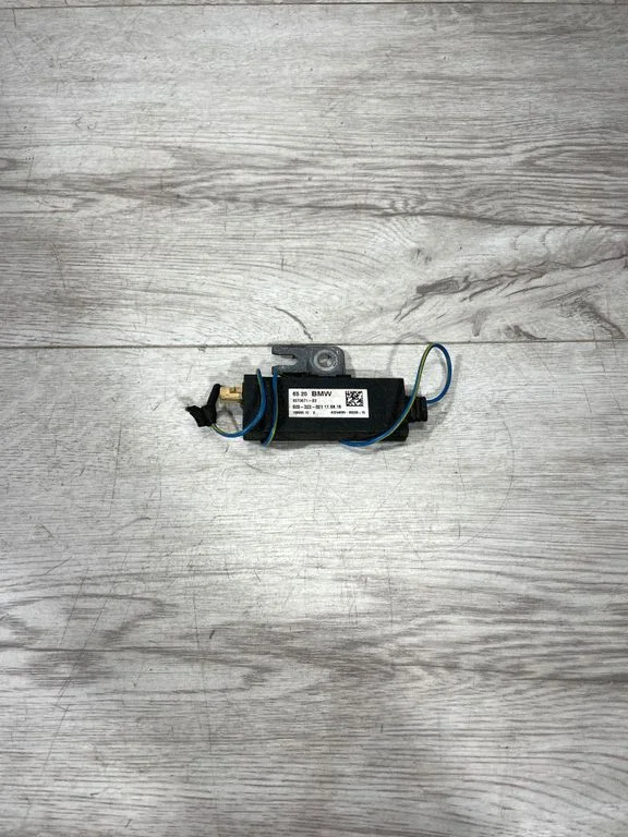 Aerial antenna amplifier – BMW Series 4 M4 F82 F83 (2014-2020)
