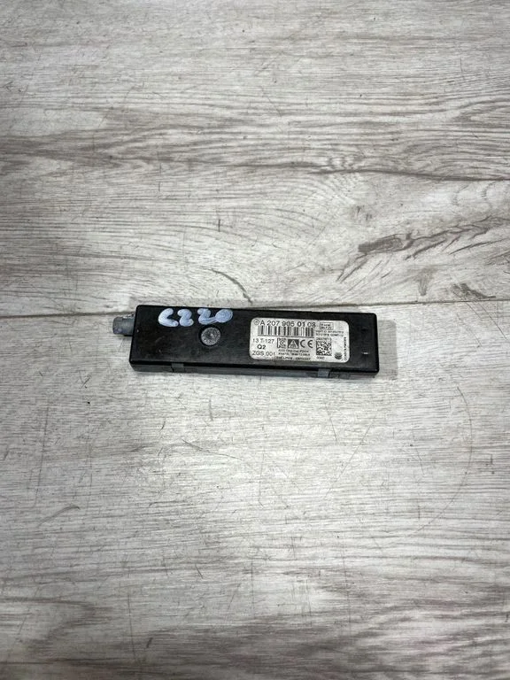 Aerial antenna amplifier – Mercedes-Benz CLK-Class C207 A207 (2010-2017)