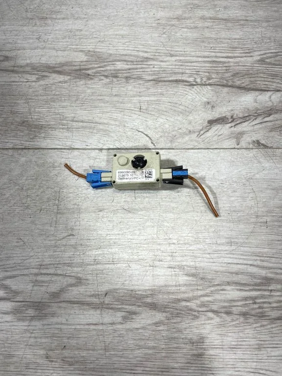 Aerial antenna amplifier 6990090 – BMW X6 E71 (2008-2014)
