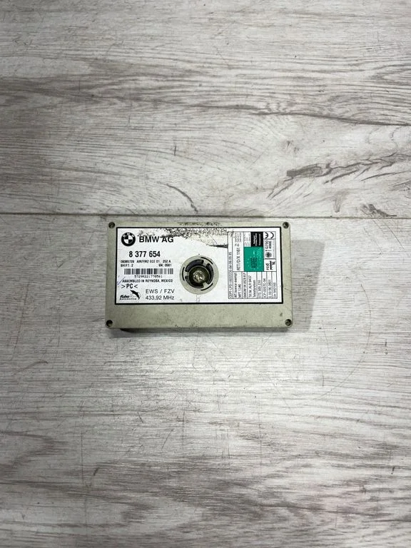 Antenas pastiprinātājs – BMW X5 E53 (1999-2006)