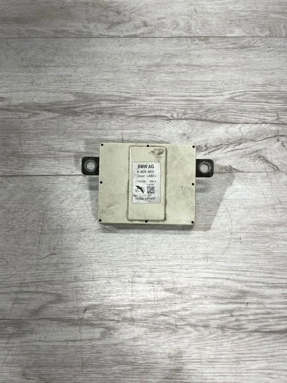 Aerial antenna amplifier – BMW X5 E53 (1999-2006)