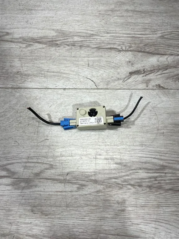 Aerial antenna amplifier 6990090 – BMW X6 E71 (2008-2014)