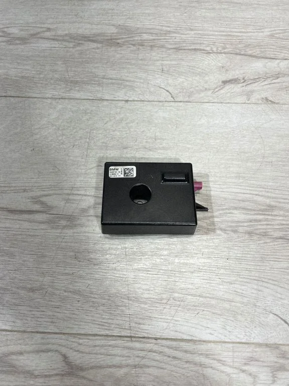 Aerial antenna amplifier – BMW 1 Series F20 F21 (2011-2019)