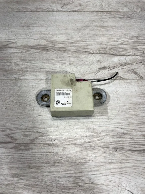 Aerial antenna amplifier – BMW 5 Series E60 E61 (2004-2010)