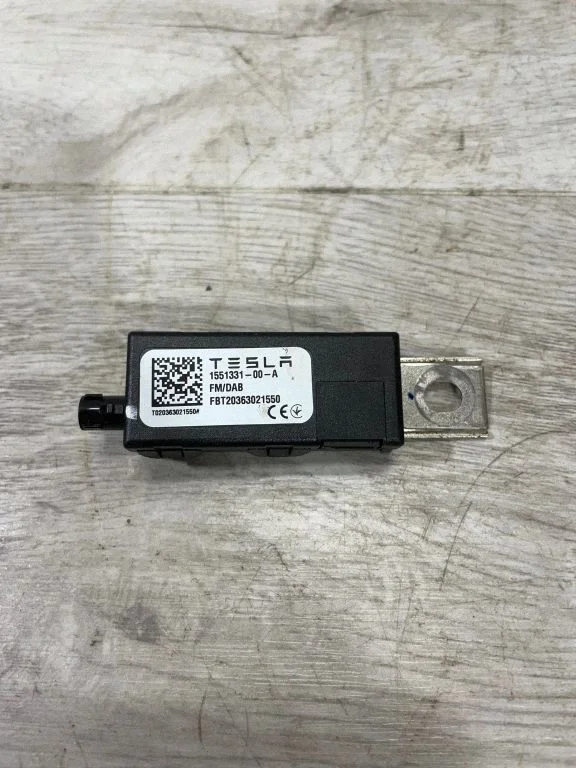 Aerial antenna amplifier 155133100A – Tesla Model 3 (2017-)