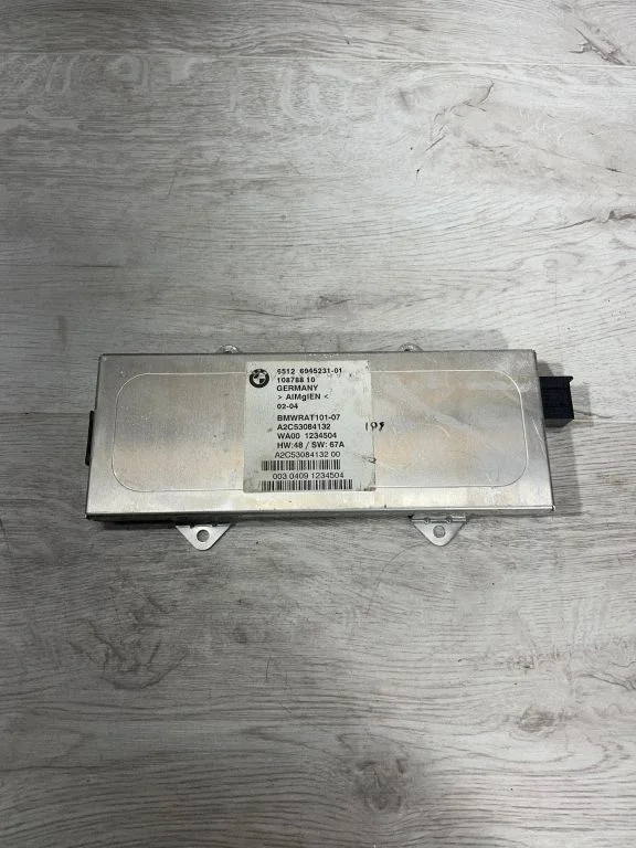 Antenas pastiprinātājs – BMW 7. sērija E65 E66 (2001-2008)