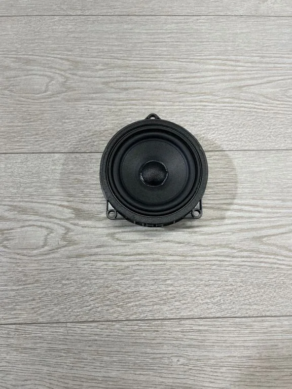 Skaļrunis (-ņi) priekšējās durvīs – BMW 3. sērija G20 G21 (2019-)