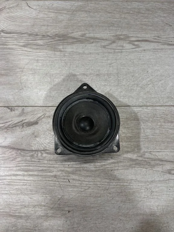 Esiukse kõlar(id) 6930902