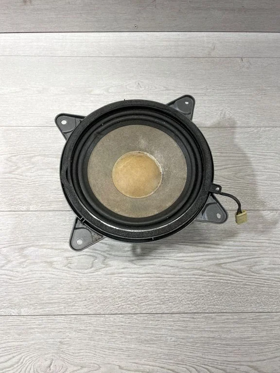 Subwoofer speaker – Lexus GS 300 350 430 450H (2005-2012)